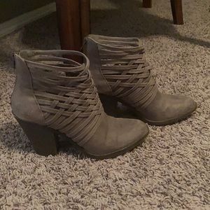 Heeled booties